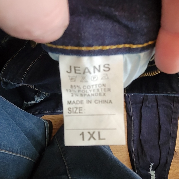 Womens jeans size 1x - Picture 3 of 4